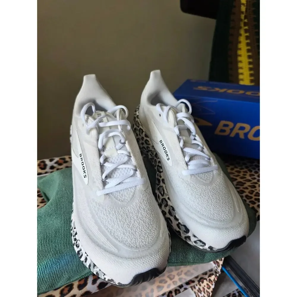 Limited Brooks Revel 9 Running Shoes White Leopard Print Women's 9.5 Or 10 NIB - Picture 4 of 15